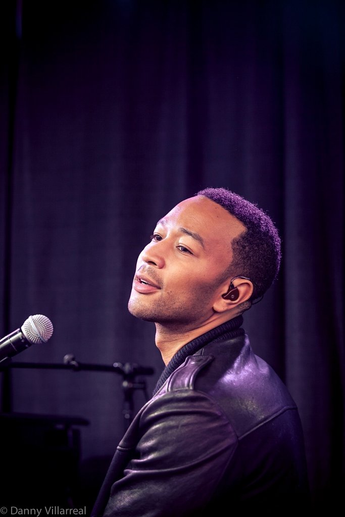 John-Legend-Axe-Spin-showcase-3-21-15-15.jpg