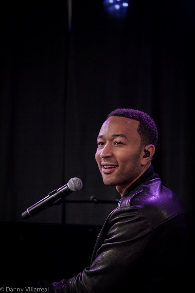 John-Legend-Axe-Spin-showcase-3-21-15-10.jpg