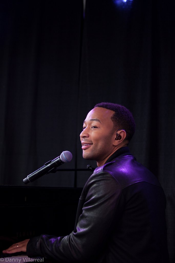 John-Legend-Axe-Spin-showcase-3-21-15-6.jpg