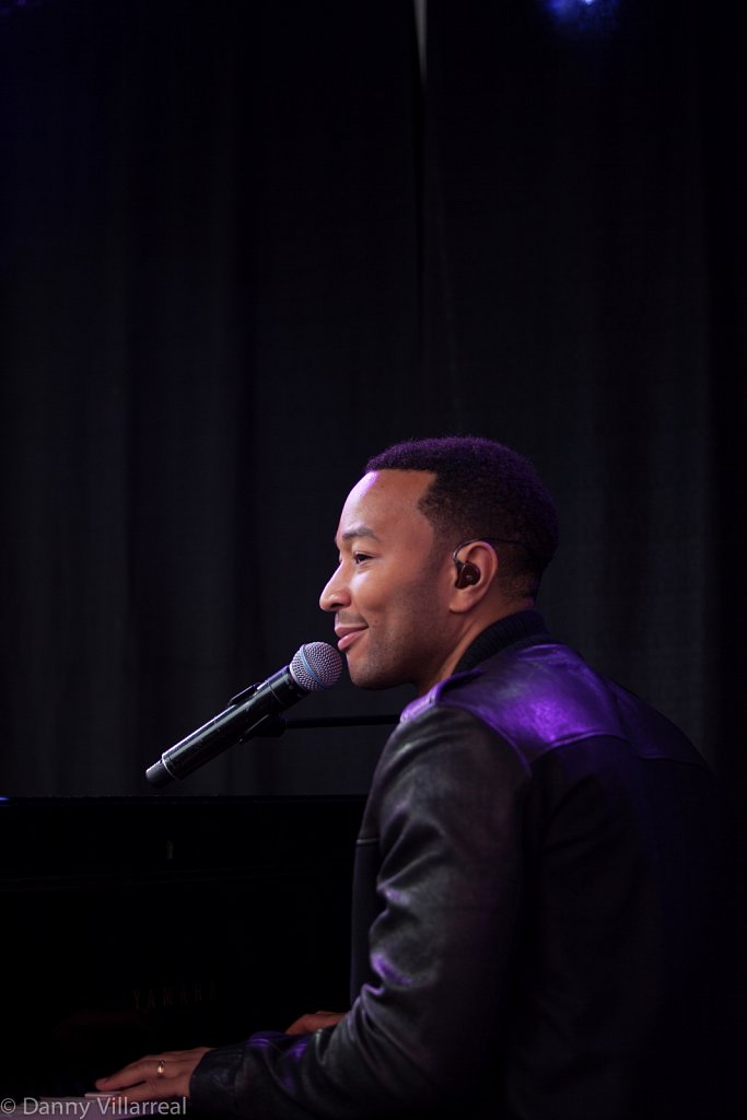 John-Legend-Axe-Spin-showcase-3-21-15-5.jpg