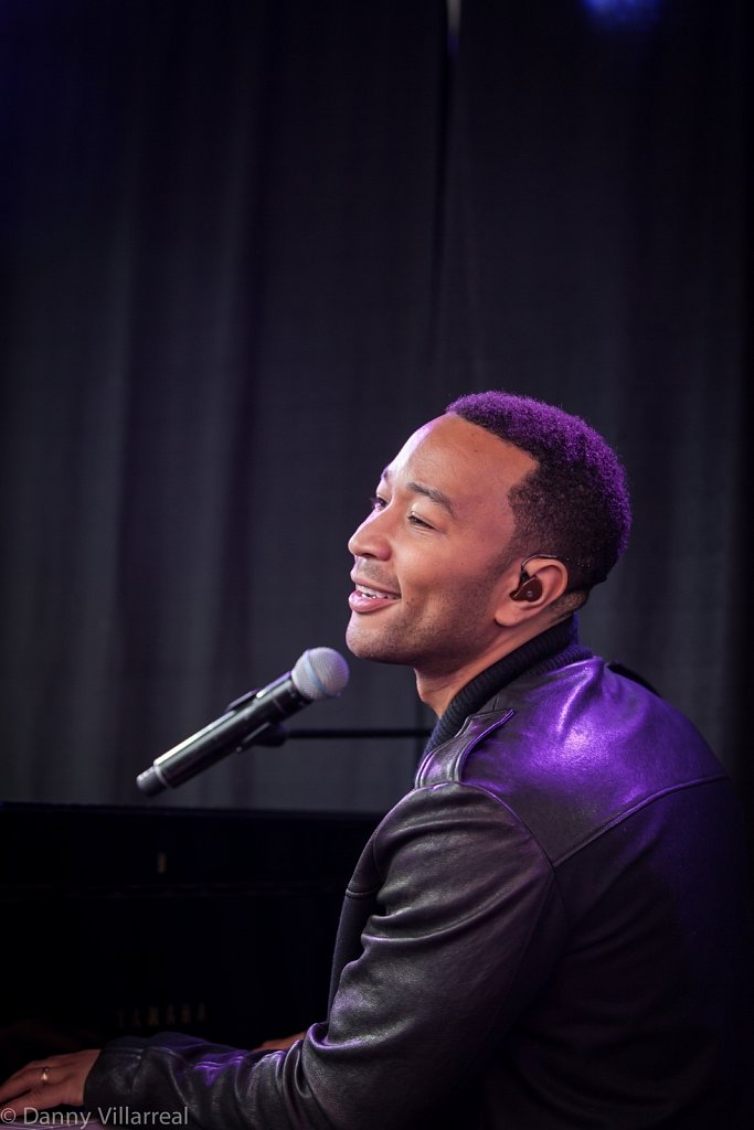 John-Legend-Axe-Spin-showcase-3-21-15-4.jpg