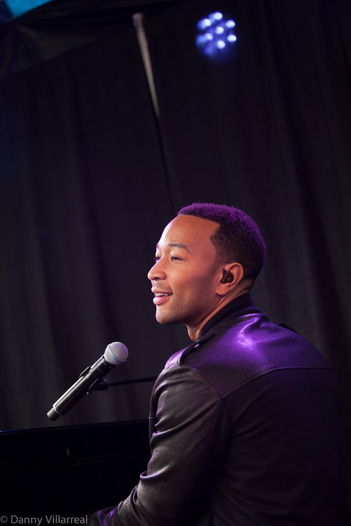 John-Legend-Axe-Spin-showcase-3-21-15-3.jpg