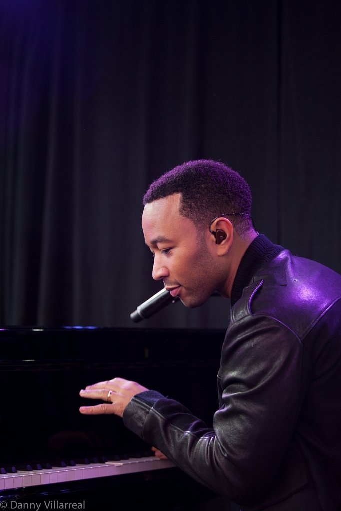 John-Legend-Axe-Spin-showcase-3-21-15-1.jpg